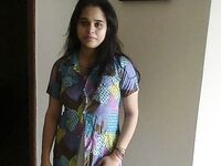 Girlfriend from New Delhi showing firm boobs