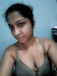 Sri Lankan office girl naked selfie photos