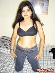 neha nair in western tight jeans and black bra in bedroom