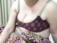 Horny Indian Rajni Showing Milky Boobs