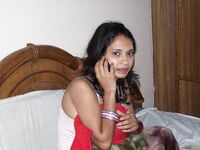 Horny Modern Indian Babe Showing Pussy