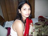 Horny Modern Indian Babe Showing Pussy