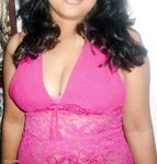 Hot Figure Indian Girl Showing Her Assets