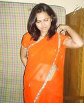 Horny Indian Bhabhi Mehwish Posing Hot Saree