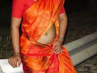 Busty Indian Aunty Maheen Show Her Big Melons