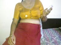 Sexy Indian Housewife Afshan Naked Photographs Leaked