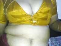 Sexy Indian Housewife Afshan Naked Photographs Leaked