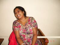 Mature Naked Aunty Hira Naked Photoshoot