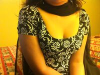 Hot Indian Girl Showing Cleavages Big Tits