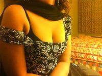 Hot Indian Girl Showing Cleavages Big Tits