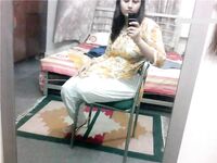 Hot Karachi Babe Nude Selfies For Boyfriend