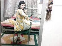 Hot Karachi Babe Nude Selfies For Boyfriend
