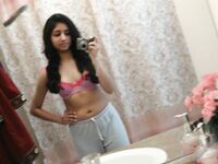 Indian Girl Seema Pink Bra Pics Leaked