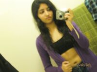 Indian Girl Seema Pink Bra Pics Leaked