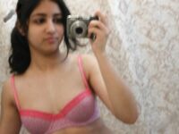 Indian Girl Seema Pink Bra Pics Leaked