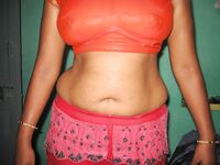 Indian Karina Bhabhi Showing Her Juicy Pussy