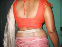 Indian Karina Bhabhi Showing Her Juicy Pussy