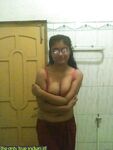 Indian College Girl Slim Sexy Shower Pics