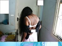 Indian Mallu Bhabhi Radha Showing Her Pussy