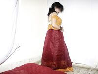 Big round ass wife showing her busty ass on camera