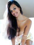 Hot indian gf yellow nighty getting naked for sex