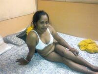 Juicy indian girl naked in bedroom
