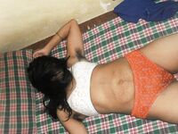 Bhabhi Porn Photos Showing Off Her Big Ass