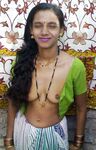 South Indian bhabhi posing in sari showing tits ass pics