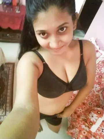 Indian nude show pics of a gorgeous college girl