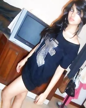 Home sex pictures of desi Indian young girls