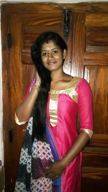 Tamil wife nude photos circulating over Indian porn sites