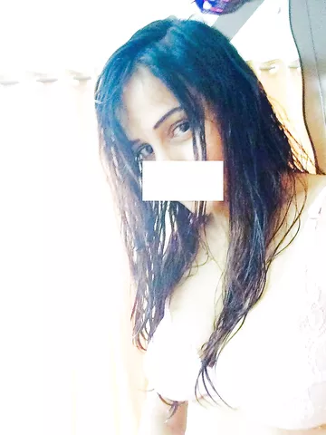 Sexy Hot wife seducing her husband with her naughty selfies