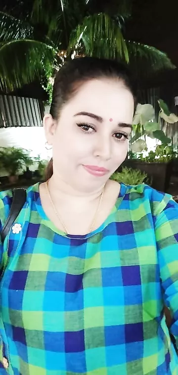 Big booby Indian aunty nude pics