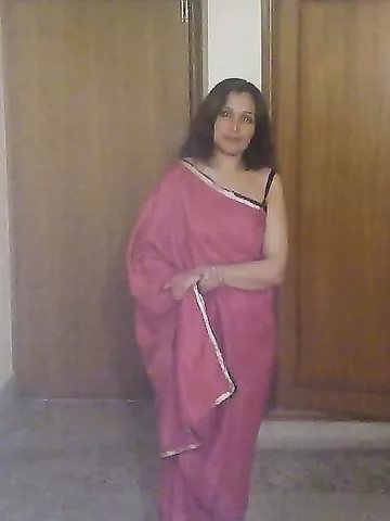 Naughty Indian Bhabhi teasing
