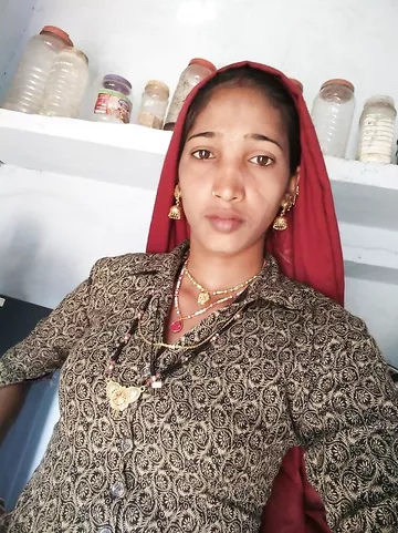 Village Bhabhi nude pics waiting for cum tribute