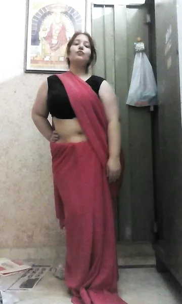 Sexy big ass Indian wife nude pics