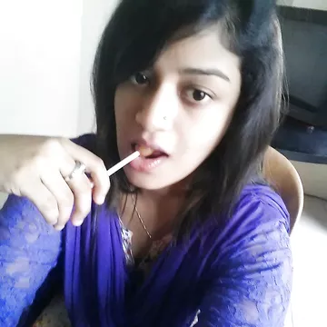 Juicy Desi girl nude pics gallery