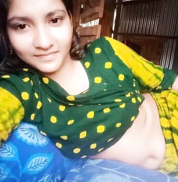 Hot village girl exposing her nude body photos