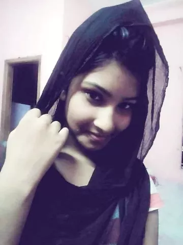 Desi GF nude photos for the first time