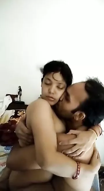Famous bhabhi Priya nude sex with husband