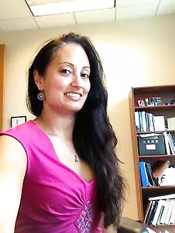 Tall Indian wife hot pics