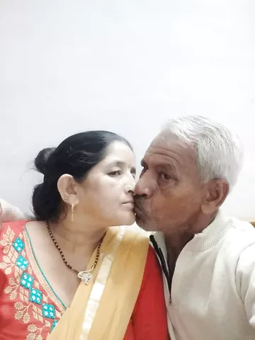 Mature couple sex photos trending online