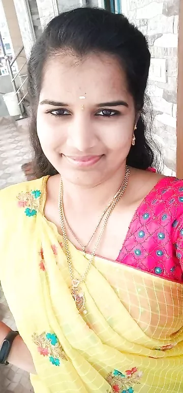 Sexy Indian girl nude in hotel with boyfriend