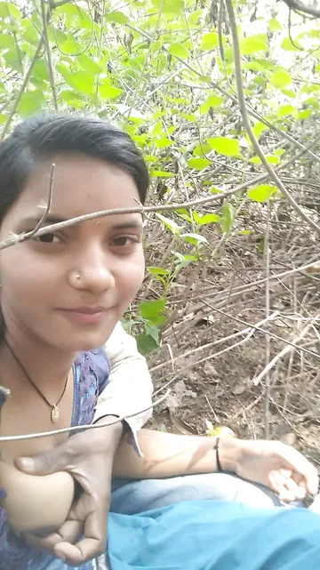 Desi couple Desi outdoor sex pics