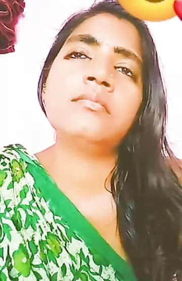 Hot aunty on video call showing private body parts