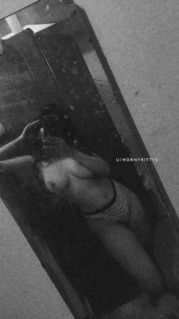 Desi Girlfriend Wishing You Nice Weekend Today