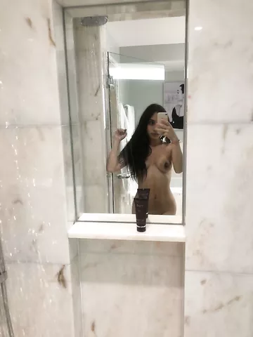 Desi MILF Loving Mirror Pics Showing Assets