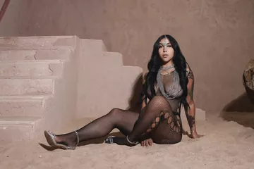 Married Woman Craving Love Only You Can Give