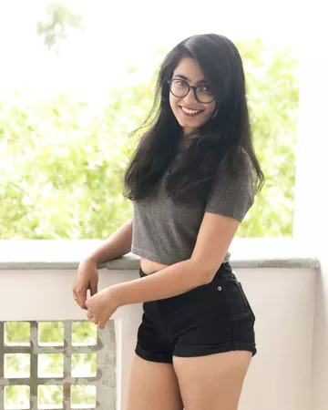 Desi Gujarati MILF Showing Off Her Hot Body Now