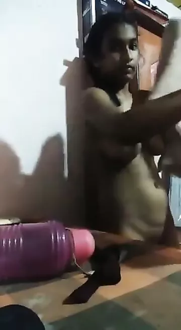 Teen Indian girl stripping and showing boobs